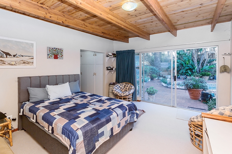 5 Bedroom Property for Sale in Table View Western Cape